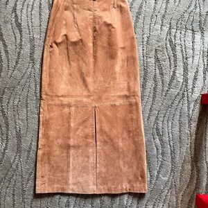 Stunning Y2K Tan Suede Skirt 🌸